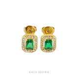 Indira Studs
