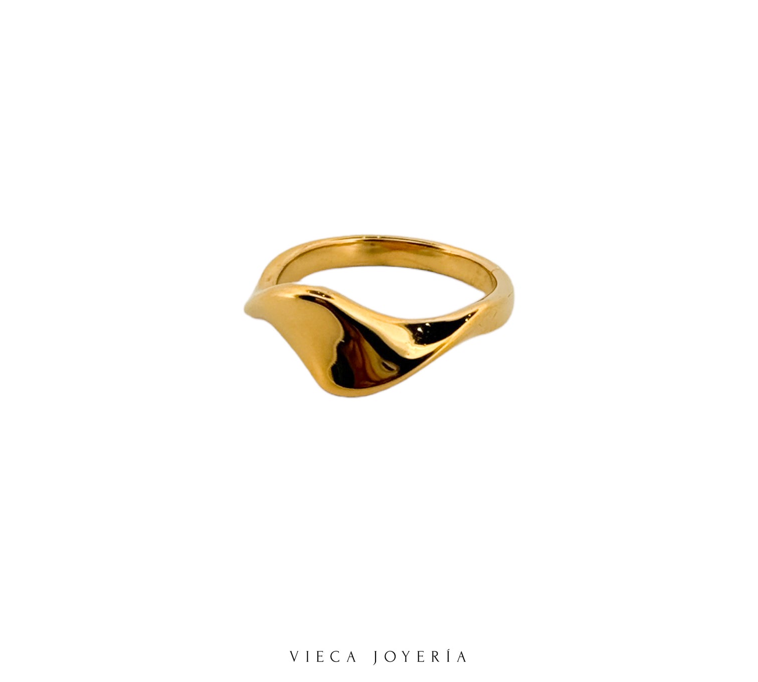 Anillo moderno dorado: minimalista y elegante, el accesorio perfecto para un estilo sofisticado y atemporal. Ideal para cualquier ocasión.