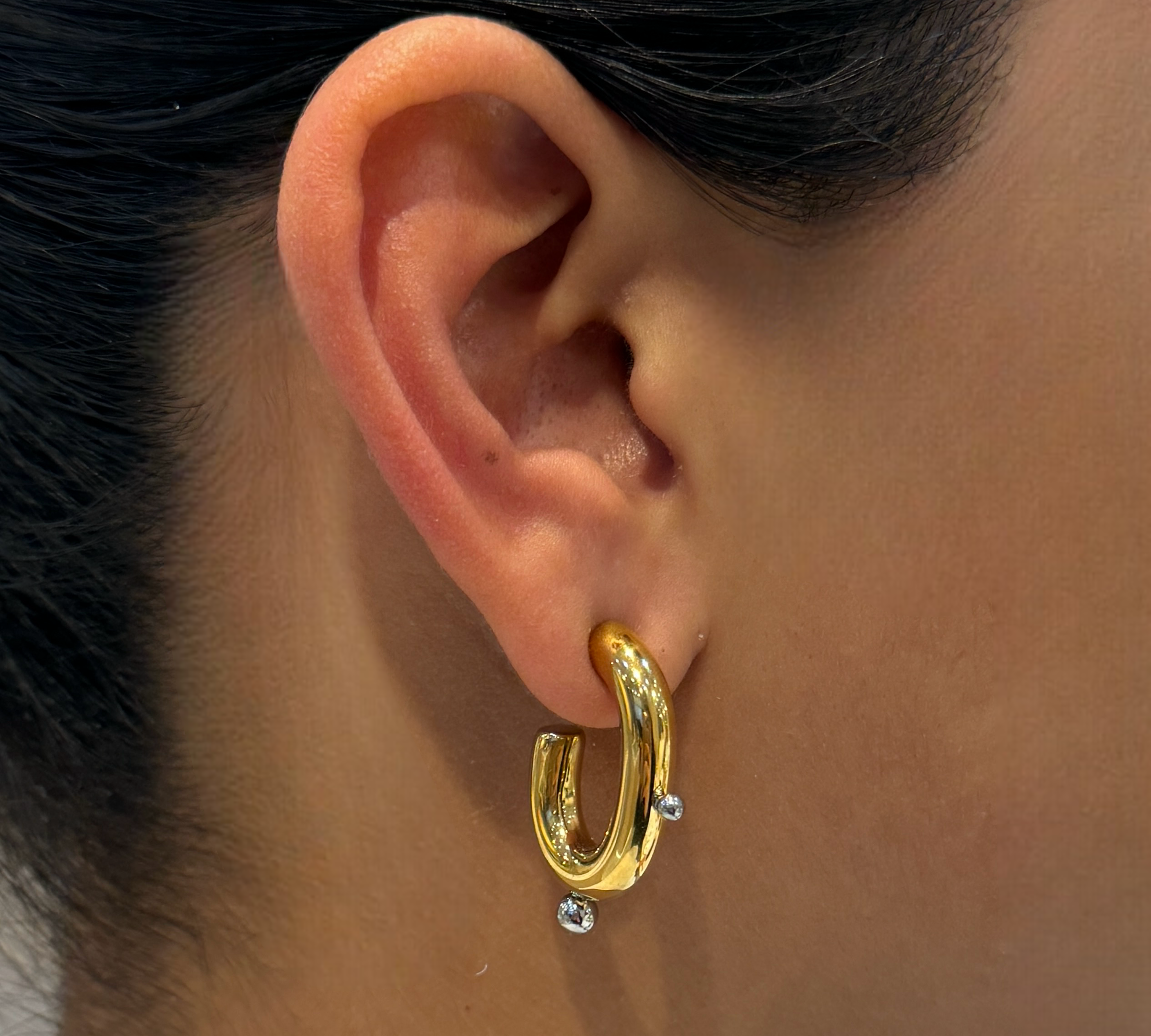 Arracadas dorado con plateado disponibles para comprar en linea vieca joyeria